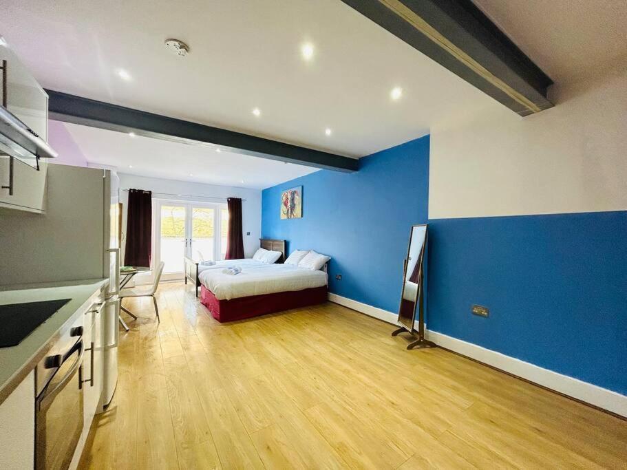 Modern Studio Near Bethnal Green Лондон Екстериор снимка