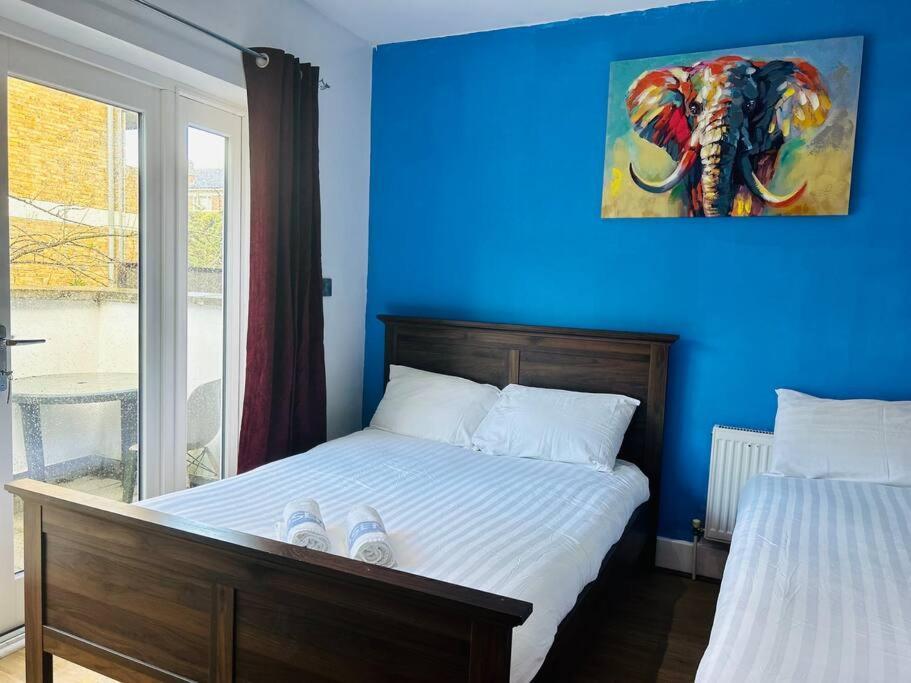 Modern Studio Near Bethnal Green Лондон Екстериор снимка